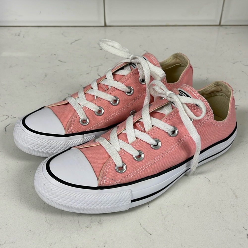 Chuck Taylor All Star Canvas UNISEX LOW TOP SHOE Women’s Size 6 Pink 13230F